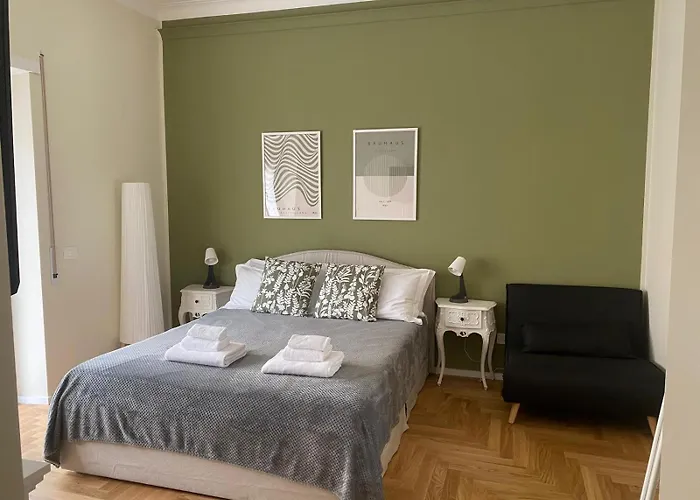 Little Diamond In Gianicolense Rome